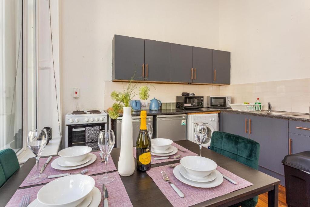 Newcastle'S Most Central Apartment - Sleeps 10 Newcastle upon Tyne Exterior foto
